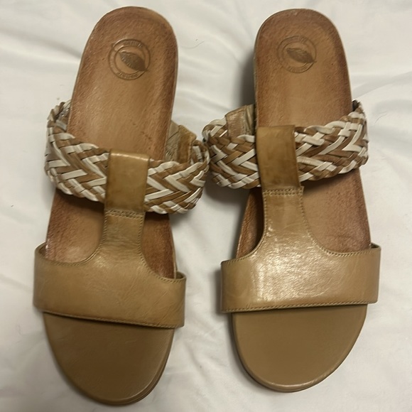 Tan leather Nurture heeled sandals Size 11. - Picture 2 of 6